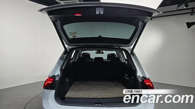 Volkswagen Tiguan — Фото автомобиля 16