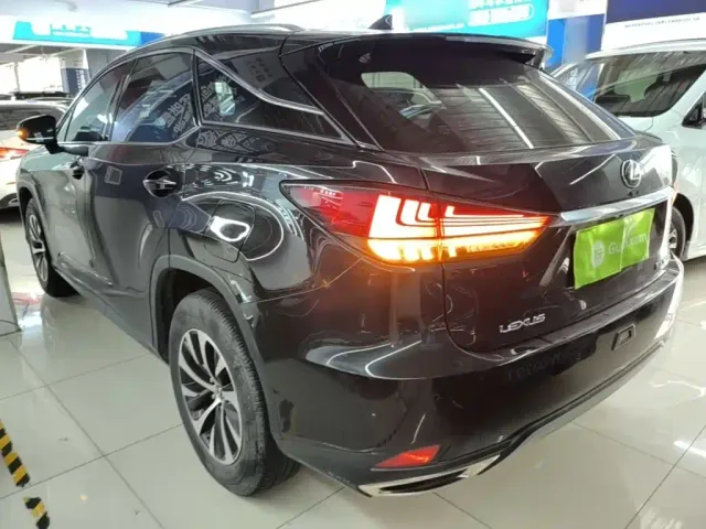 Lexus RX — Фото автомобиля 4