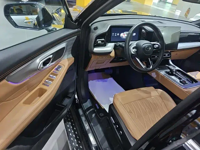 GAC Trumpchi GS8 — Фото автомобиля 15