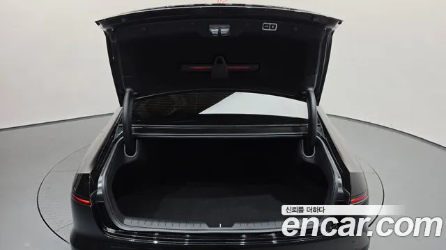 Hyundai Grandeur Grandeur (GN7) 2.5 Бензин 2WD — Фото автомобиля 18