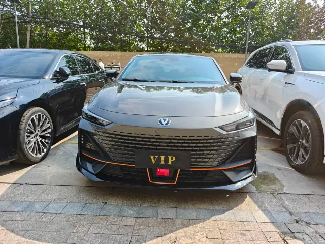 Changan UNI-V — Фото автомобиля 2