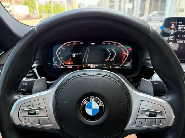 BMW 5 Series — Фото автомобиля 9
