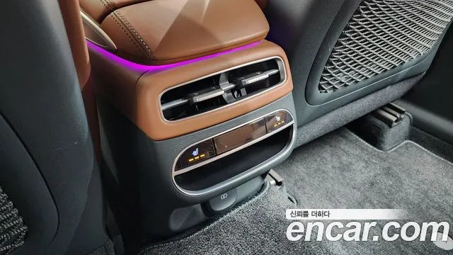 Genesis GV70 — Фото автомобиля 18