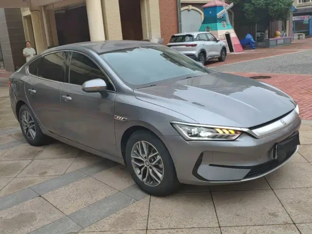 BYD Qin PLUS — Фото автомобиля 3