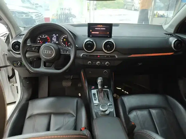 Audi Q2L — Фото автомобиля 9