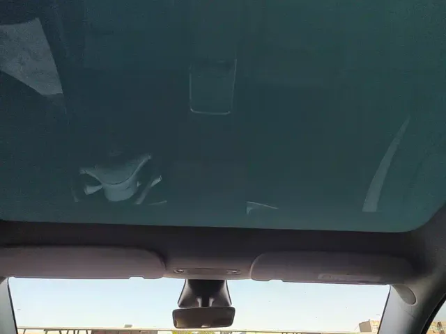Tesla Model Y — Фото автомобиля 17