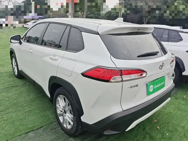 Toyota Corolla Cross — Фото автомобиля 4