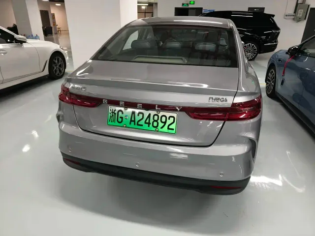 Geely Geometry G6 — Фото автомобиля 5