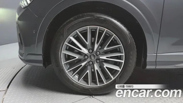 Audi Q3 35 TDI quattro Premium — Фото автомобиля 5