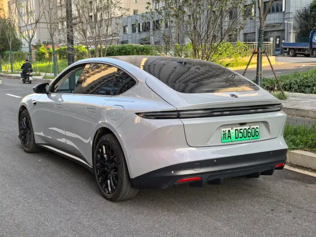 Nio ET5 — Фото автомобиля 6