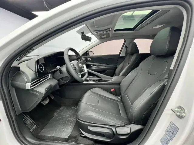 Hyundai Elantra — Фото автомобиля 6
