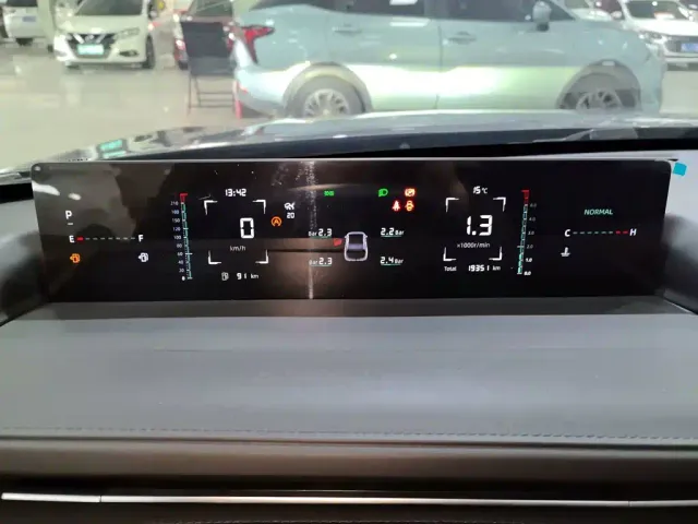 Changan Lamore — Фото автомобиля 11