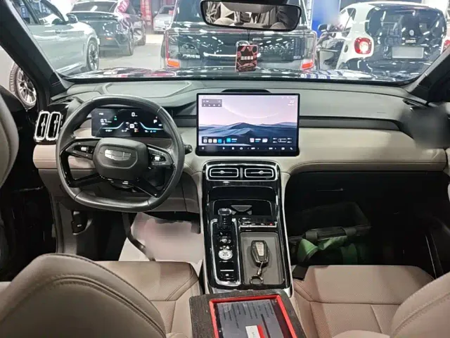 Geely Boyue L — Фото автомобиля 9