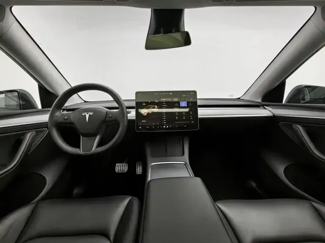 Tesla Model Y — Фото автомобиля 5