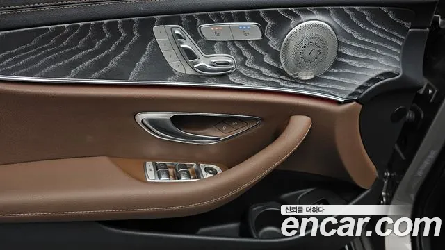 Mercedes-Benz E-Class E-класс W213 E350 4MATIC Exclusive — Фото автомобиля 16