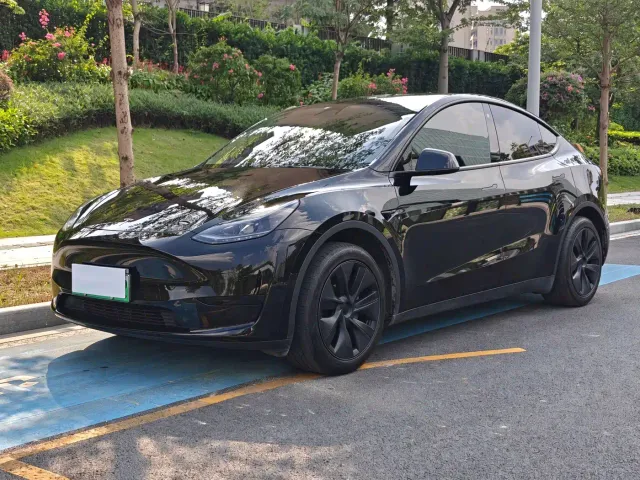 Фотография автомобиля — Tesla Model Y