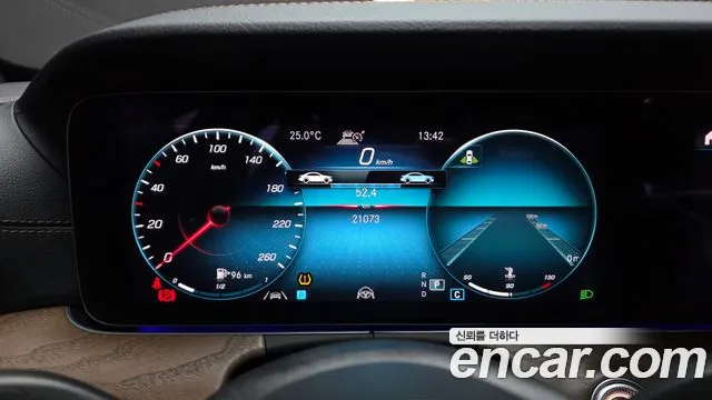 Mercedes-Benz E-Class — Фото автомобиля 6