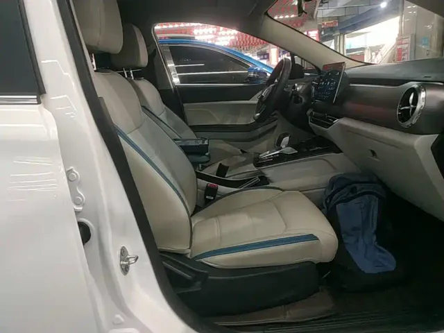 BYD Yuan Pro — Фото автомобиля 24
