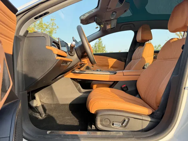 Geely Galaxy Xingyao 8 — Фото автомобиля 6