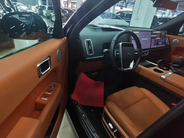 Li Auto L7 — Фото автомобиля 15
