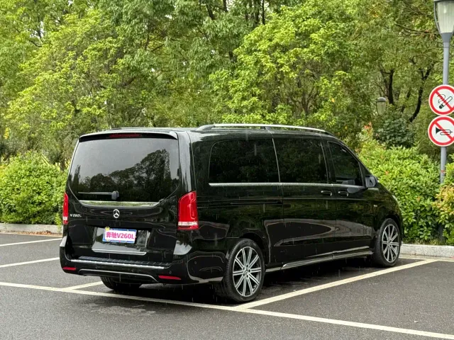 Mercedes-Benz V-Class — Фото автомобиля 4