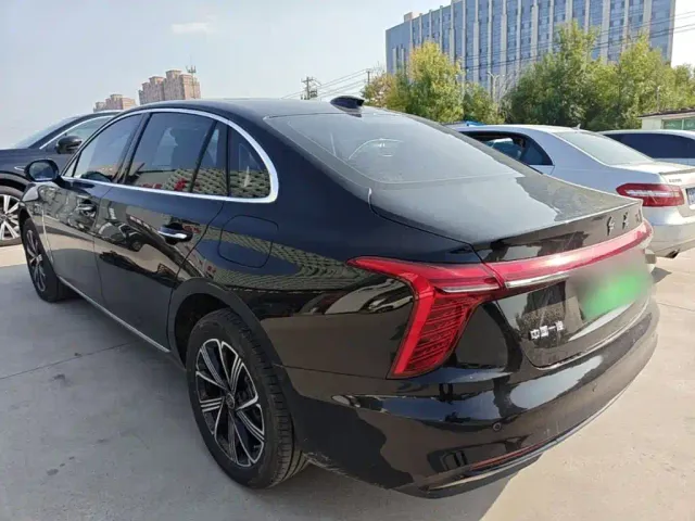 Hongqi H5 PHEV — Фото автомобиля 4