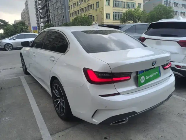 BMW 3 Series — Фото автомобиля 22