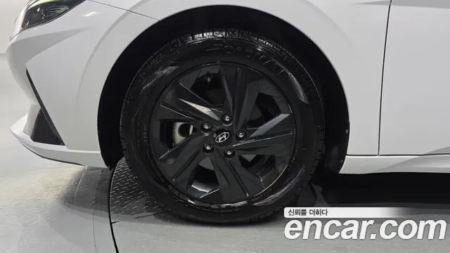 Hyundai Avante CN7 — Фото автомобиля 5