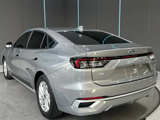 Ford Mondeo — Фото автомобиля 8
