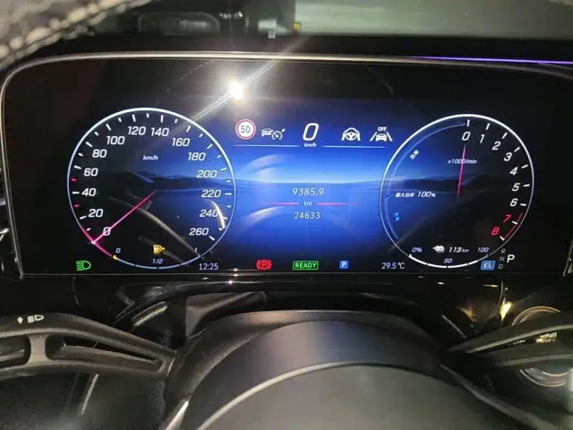 Mercedes-Benz E-Class — Фото автомобиля 4