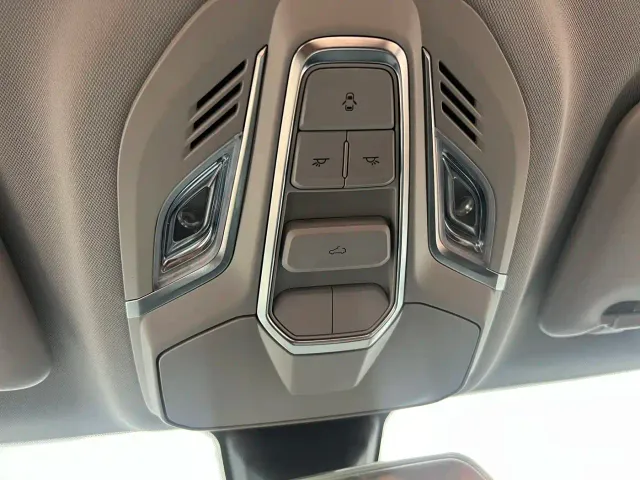Wuling Jiachen — Фото автомобиля 17