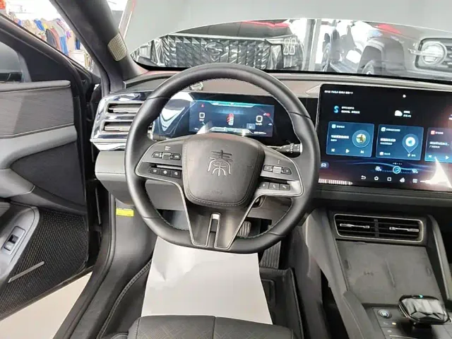 BYD Qin L — Фото автомобиля 10