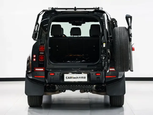 Land Rover Defender — Фото автомобиля 13