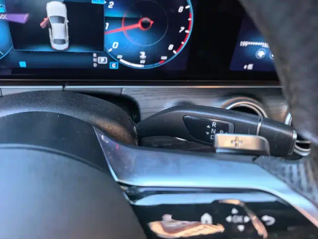Mercedes-Benz E-Class — Фото автомобиля 16