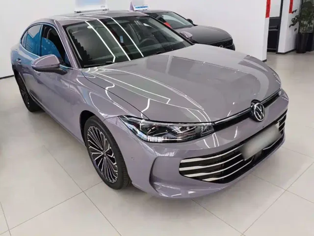 Volkswagen Passat — Фото автомобиля 3