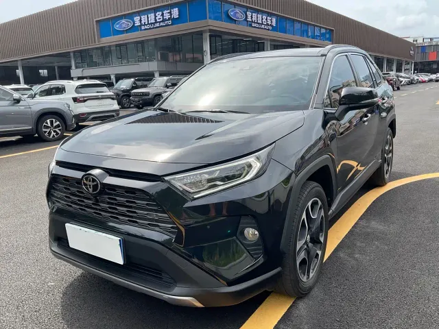 Фотография автомобиля — Toyota RAV4