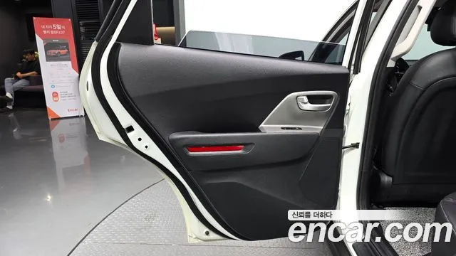 Kia Niro — Фото автомобиля 14