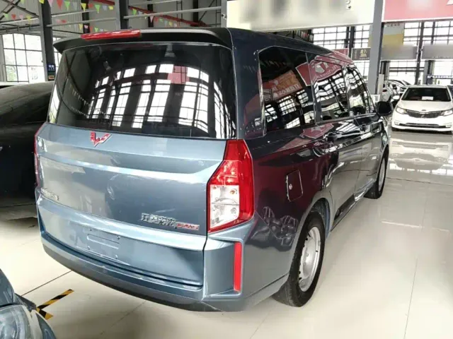 Wuling Hongguang Plus — Фото автомобиля 6