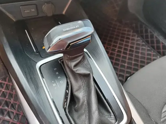 Chevrolet Monza — Фото автомобиля 16