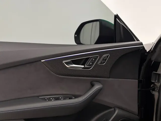 Audi RS Q8 — Фото автомобиля 11