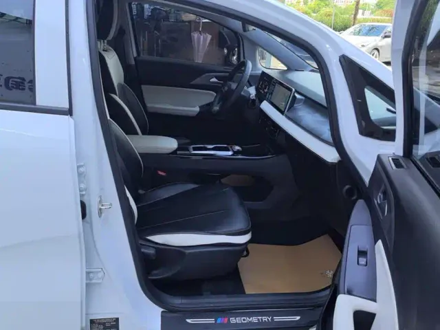 Geely Geometry E Firefly — Фото автомобиля 8