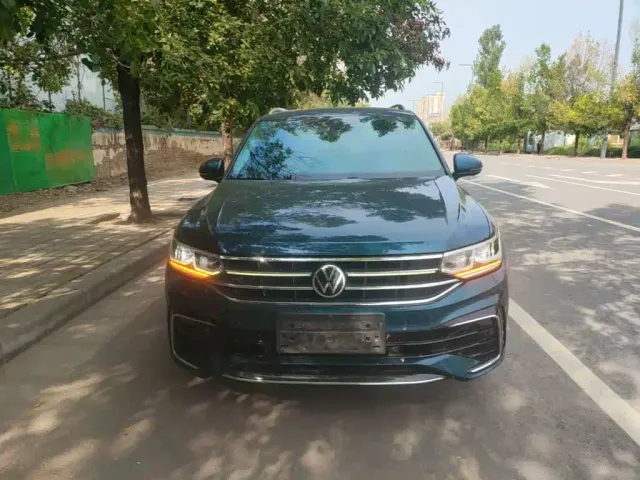 Volkswagen Tiguan L — Фото автомобиля 2