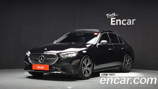 Фотография автомобиля — Mercedes-Benz E-Class
