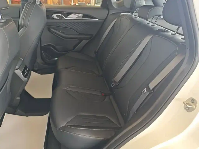 Geely Binyue — Фото автомобиля 16