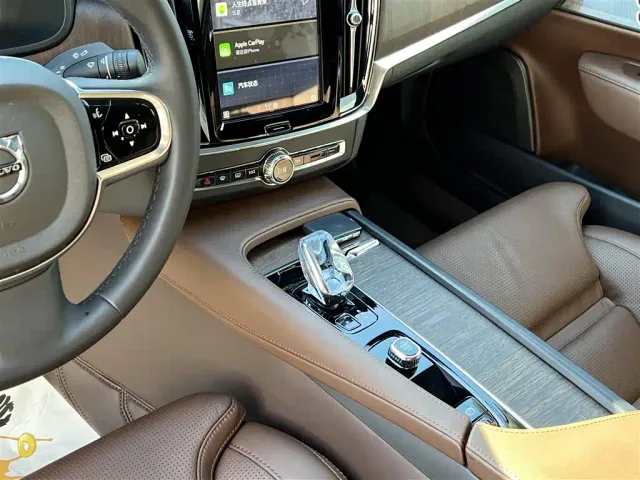Volvo S90 — Фото автомобиля 9