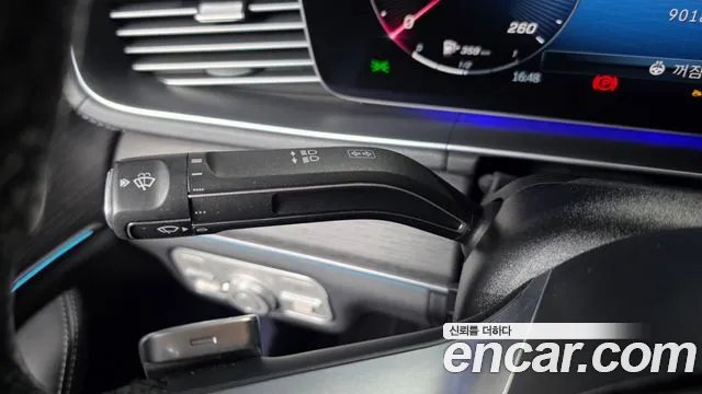 Mercedes-Benz GLE-Class — Фото автомобиля 25