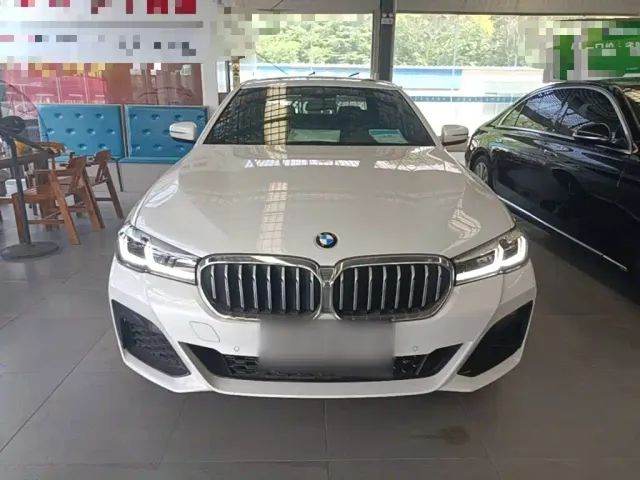 BMW 5 Series — Фото автомобиля 2