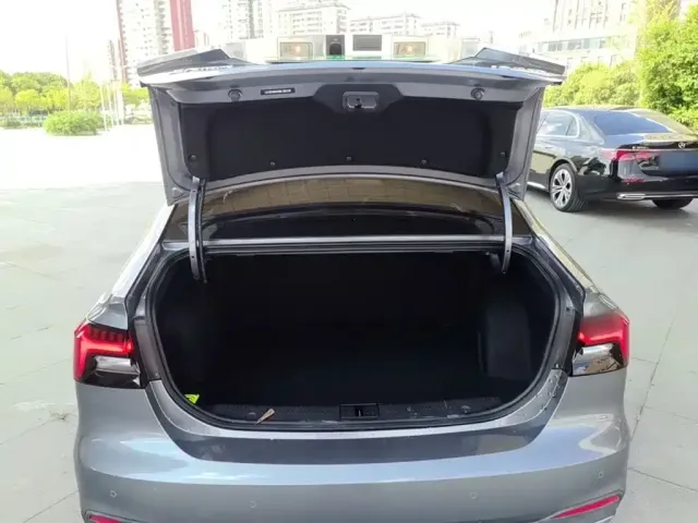 Roewe i6 MAX — Фото автомобиля 14