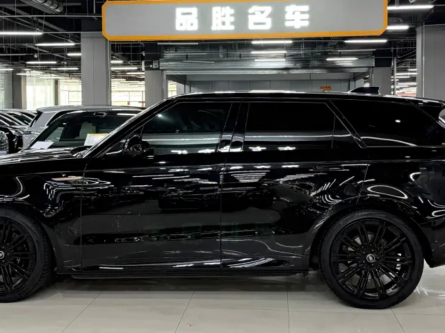 Land Rover Range Rover Sport — Фото автомобиля 4