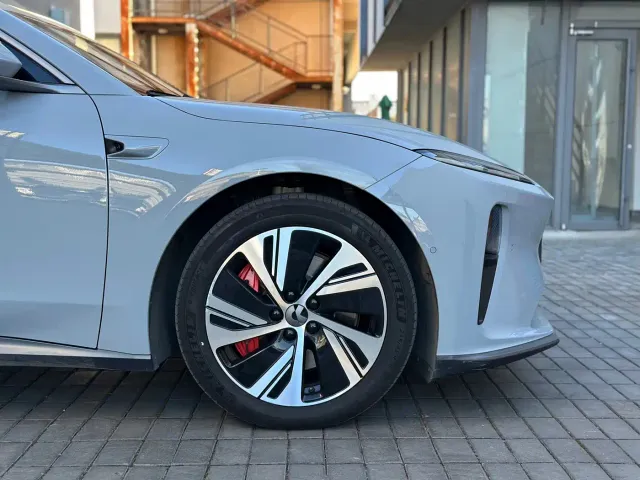 Nio ET5 — Фото автомобиля 8